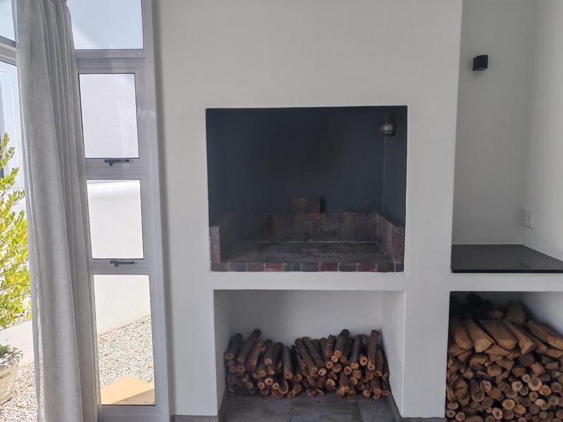 2 Bedroom Property for Sale in Sandbaai Western Cape